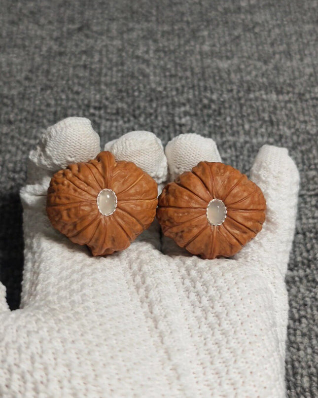 Pumpkin  Wenwan Walnuts inlaid with white ice agate