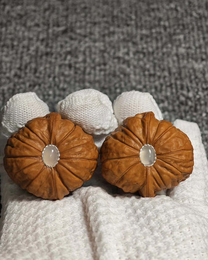 Pumpkin  Wenwan Walnuts inlaid with white ice agate