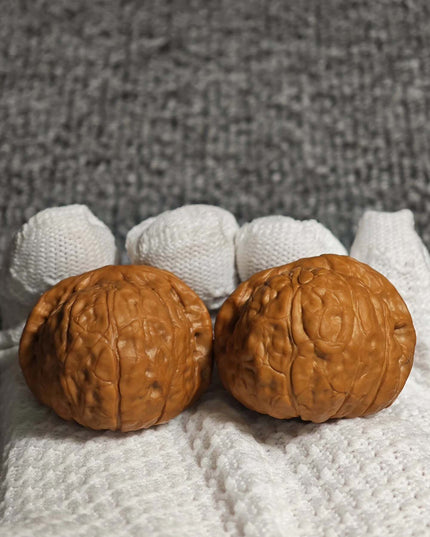 Pumpkin  Wenwan Walnuts inlaid with white ice agate