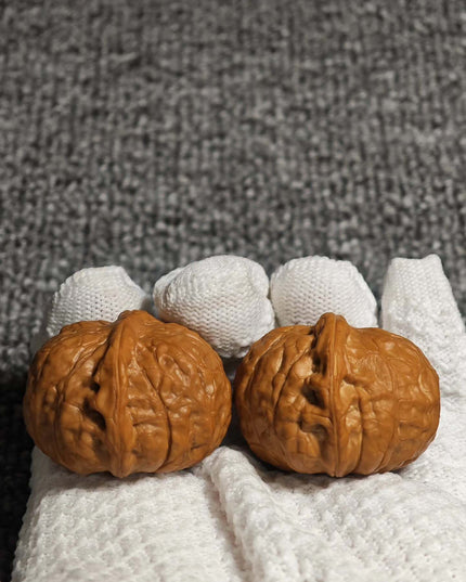 Pumpkin  Wenwan Walnuts inlaid with white ice agate