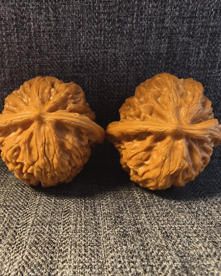 Collector Grade Base-Coated Palace Lantern Wenwan Walnuts (39×35mm)