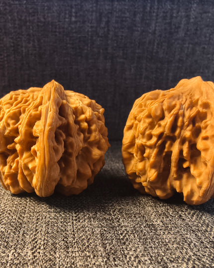 Raw Unpolished Four-Story Tower Wenwan Walnuts